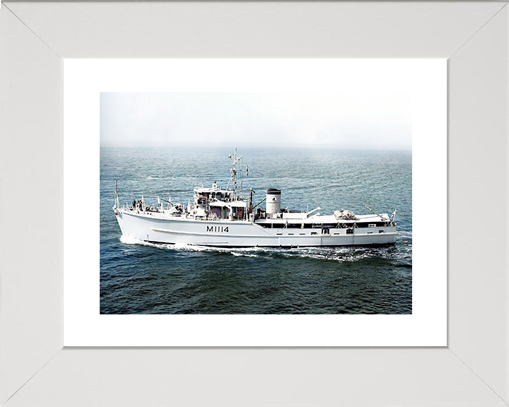 HMS Brinton (M1114) Royal Navy Ton Class Minesweeper Port Side View Photo Print Wall Art Decor Posters, Prints, & Visual Artwork Hampshire Prints 10 x 8 White Frame Yes