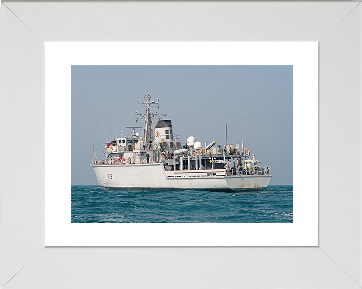 HMS Brocklesby (M33) Royal Navy Hunt Class Mine Warfare Vessel Low Port Quarter View Photo Print Wall Art Decor Posters, Prints, & Visual Artwork Hampshire Prints 10 x 8 White Frame Yes