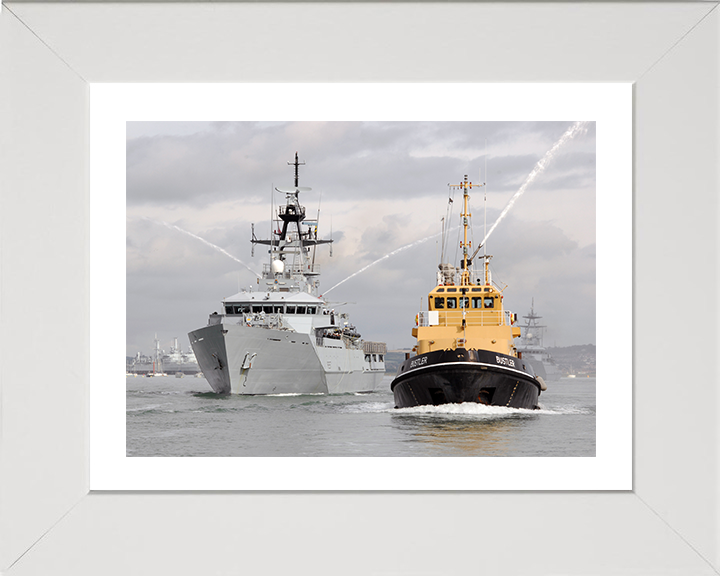 HMS Clyde (P257) Photo Print - leaving Portsmouth 2007 - Royal Navy River Class Patrol Vessel Posters, Prints, & Visual Artwork Hampshire Prints 10 x 8 White Frame Yes