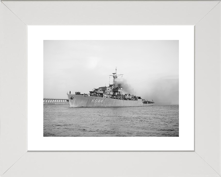 HMS Cawsand Bay (K644) Royal Navy Bay Class Frigate Port Side View Photo Print Wall Art Decor Posters, Prints, & Visual Artwork Hampshire Prints 10 x 8 White Frame Yes