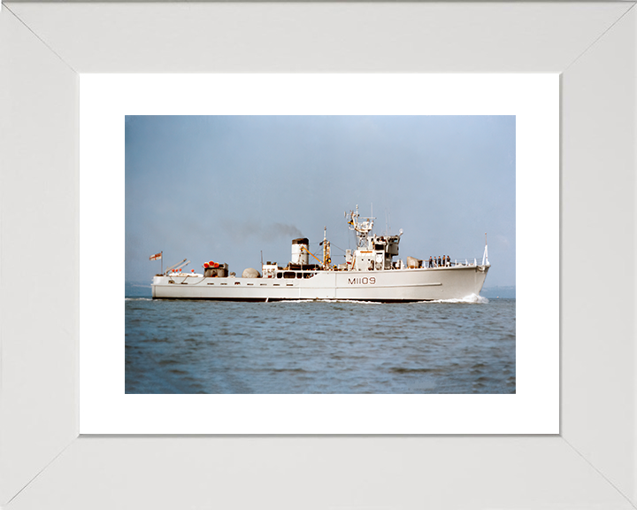 HMS Bickington (M1109) Royal Navy Ton Class Minesweeper Starboard Beam View Photo Print Wall Art Decor Posters, Prints, & Visual Artwork Hampshire Prints 10 x 8 White Frame Yes