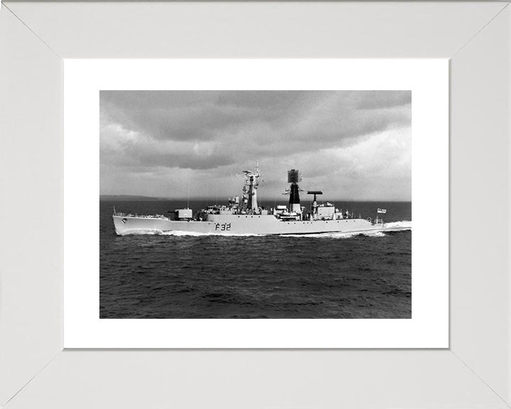 HMS Salisbury F32 | Photo Print | Framed Print | Salisbury Class | Frigate | Royal Navy Hampshire Prints