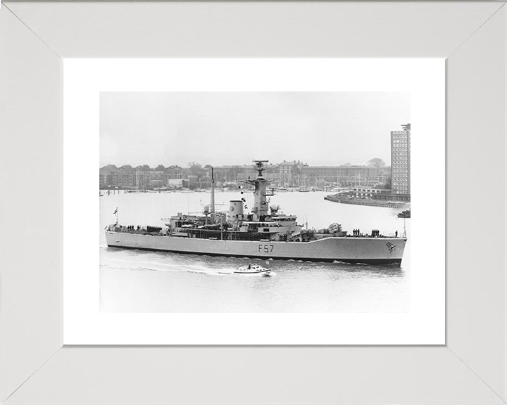 HMS Andromeda (F57) Royal Navy Leander Class Frigate Passing Gosport Photo Print Wall Art Decor Posters, Prints, & Visual Artwork Hampshire Prints 10 x 8 White Frame Yes