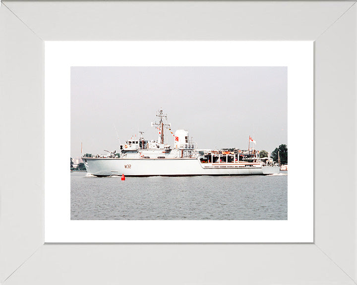 HMS Cottesmore M32 | Photo Print | Framed Print | Hunt Class | Mine Warfare Vessel | Royal Navy Hampshire Prints