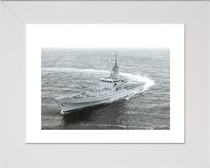 HMS Dumbarton Castle (P265) Royal Navy Castle Class Patrol Vessel Turn To Starboard Photo Print Wall Art Decor Posters, Prints, & Visual Artwork Hampshire Prints 10 x 8 White Frame Yes