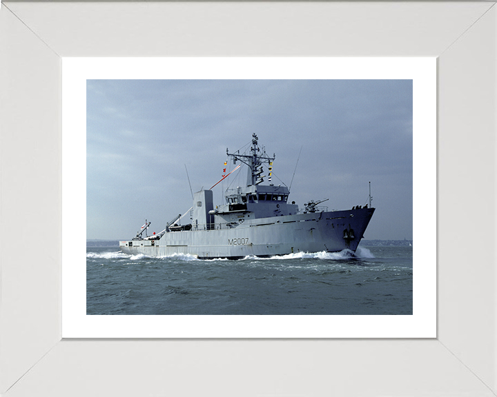 HMS Humber M2007 Royal Navy River class minesweeper Photo Print or Framed Print - Hampshire Prints