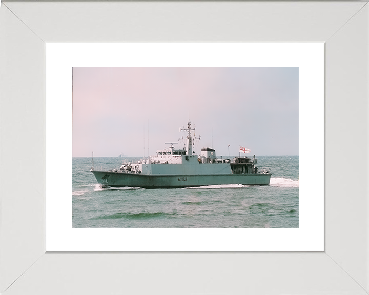 HMS Cromer (M103) Royal Navy Sandown Class Minehunter Port Side View Photo Print Wall Art Decor Posters, Prints, & Visual Artwork Hampshire Prints 10 x 8 White Frame Yes