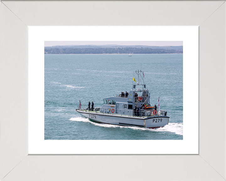 HMS Blazer (P279) Royal Navy Archer Class P2000 Patrol Vessel At Sea 2022 Photo Print Wall Art Decor Posters, Prints, & Visual Artwork Hampshire Prints 10 x 8 White Frame Yes