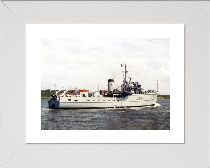 HMS Crofton (M1216) Royal Navy Ton class minesweeper Photo Print Wall Art Poster Posters, Prints, & Visual Artwork Hampshire Prints 10 x 8 White Frame Yes