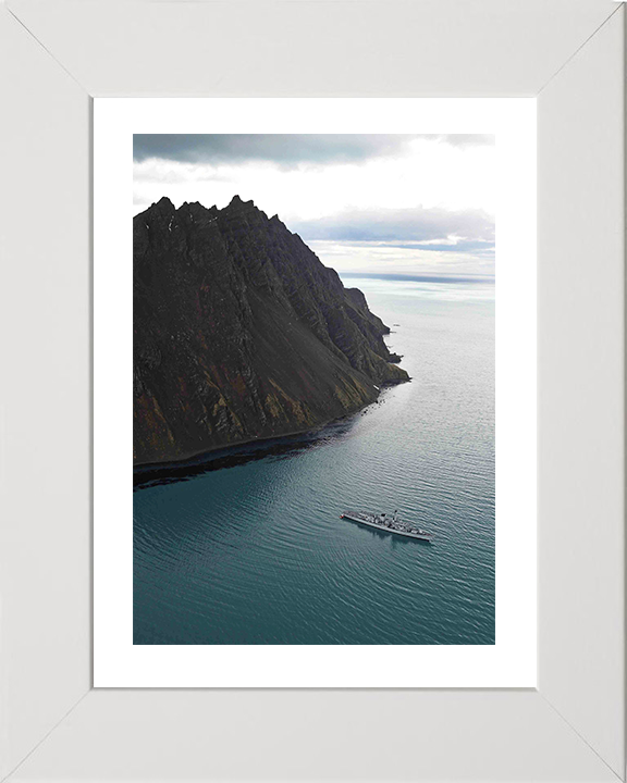 HMS Montrose (F236) Photo Print - South Georgia 2007 - Royal Navy Type 23 Frigate Hampshire Prints 10 x 8 White Frame Yes