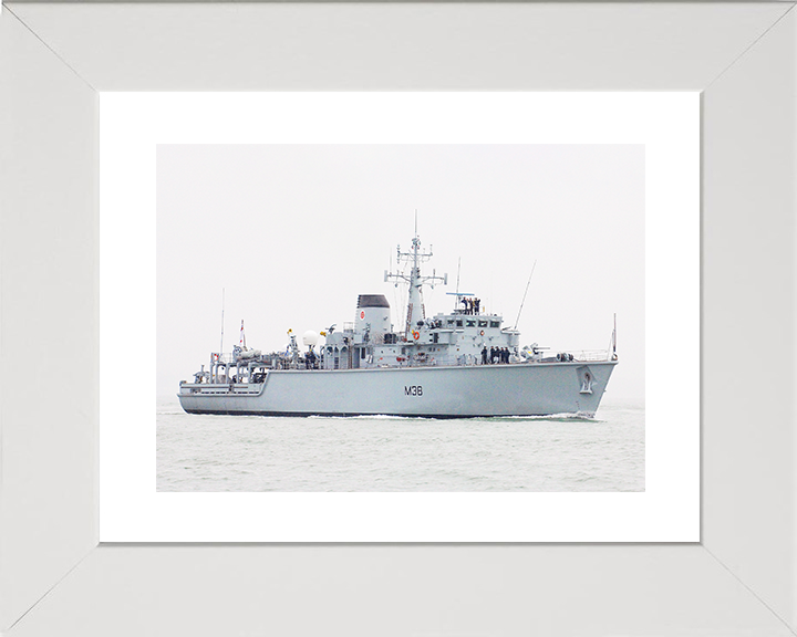 HMS Atherstone (M38) Royal Navy Hunt Class Mine Warfare Vessel Starboard View Photo Print Wall Art Decor Posters, Prints, & Visual Artwork Hampshire Prints 10 x 8 White Frame Yes