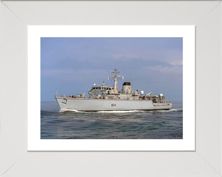 HMS Middleton M34 | Photo Print | Framed Print | Hunt Class | Mine Warfare Vessel | Royal Navy Hampshire Prints