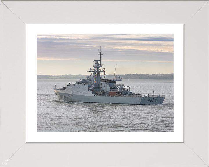 HMS Medway P223 Royal Navy River class patrol vessel Photo Print or Framed Print - Hampshire Prints