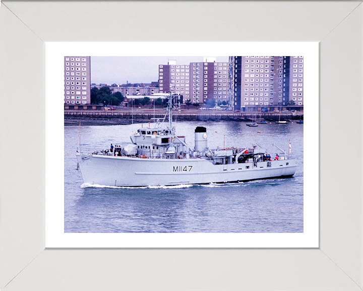 HMS Hubberston M1147 | Photo Print | Framed Print | Ton Class | Minesweeper | Royal Navy Hampshire Prints