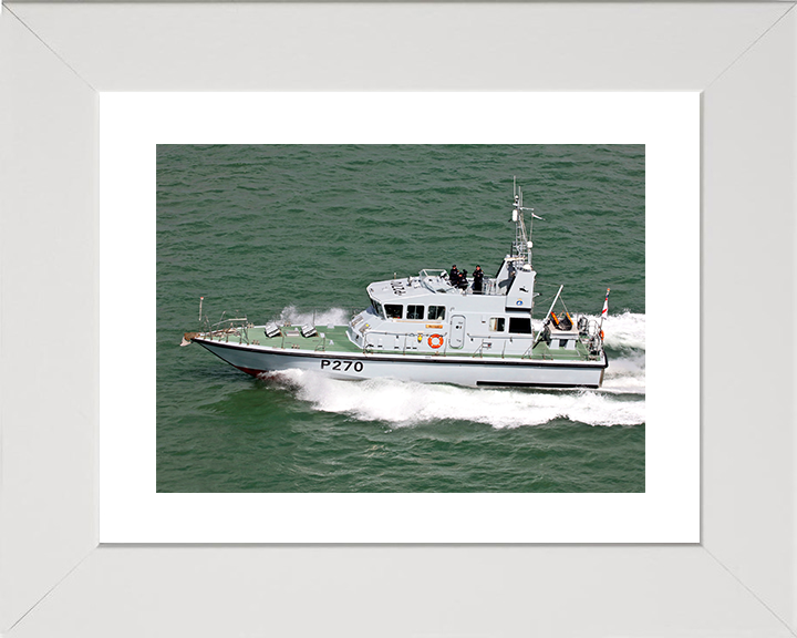 HMS Biter (P270) Royal Navy Archer Class P2000 Patrol Vessel Port Side View 2017 Photo Print Wall Art Decor Posters, Prints, & Visual Artwork Hampshire Prints 10 x 8 White Frame Yes