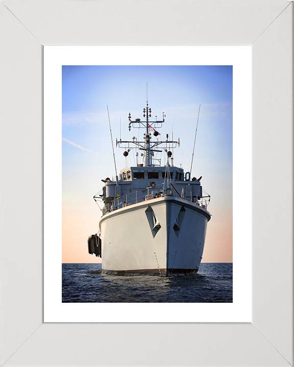 HMS Atherstone (M38) Photo Print - Arabian Gulf 2010 - Royal Navy Hunt Class Mine Warfare Vessel Hampshire Prints 10 x 8 White Frame Yes