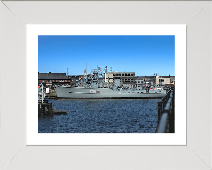 HMS Wotton (M1195) Photo Print - Alongside 1984 - Royal Navy Ton Class Minesweeper Hampshire Prints 10 x 8 White Frame Yes