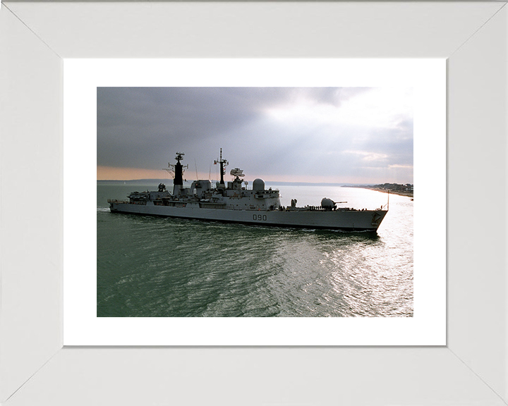 HMS Southampton (D90) - Entering Portsmouth 2004 - Royal Navy Type 42 Destroyer Photo Print Wall Art Naval Decor UK Posters, Prints, & Visual Artwork Hampshire Prints 10 x 8 White Frame Yes