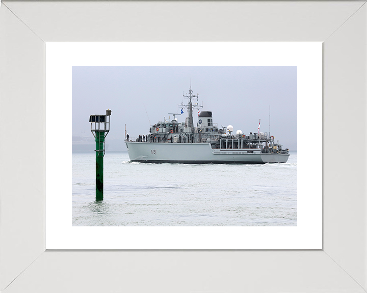 HMS Cattistock (M31) Royal Navy Hunt Class MineHunter Leaving Harbour Photo Print Wall Art Decor Posters, Prints, & Visual Artwork Hampshire Prints 10 x 8 White Frame Yes