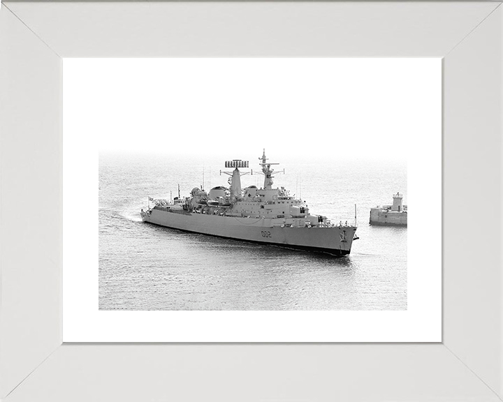 HMS Devonshire (D02) Royal Navy County Class Destroyer Entering Harbour Photo Print Wall Art Decor Posters, Prints, & Visual Artwork Hampshire Prints 10 x 8 White Frame Yes
