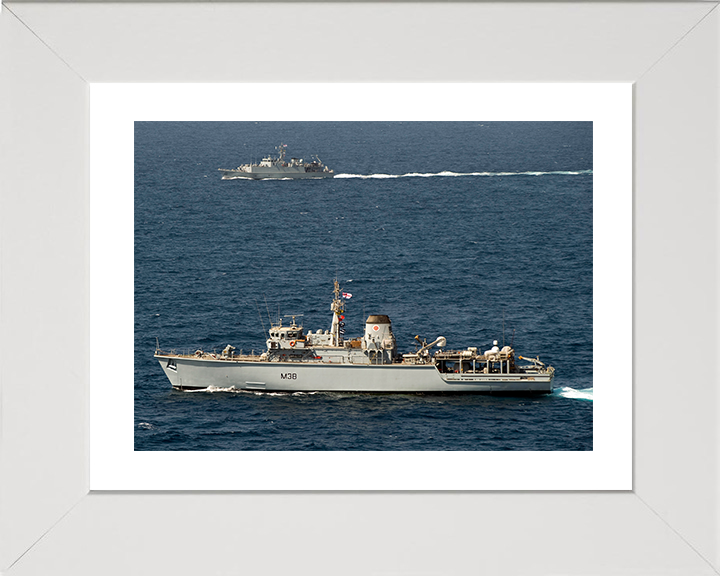 HMS Atherstone (M38) Photo Print - Middle East 2009 - Royal Navy Hunt Class Mine Warfare Vessel Hampshire Prints 10 x 8 White Frame Yes