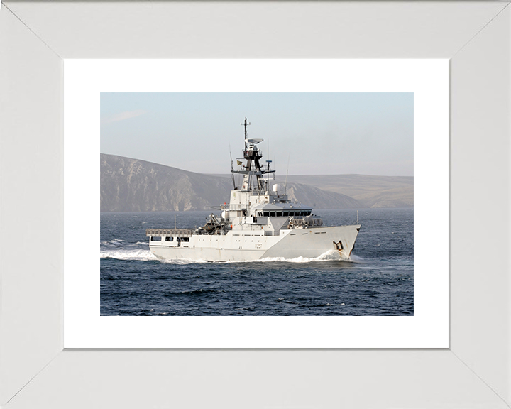 HMS Clyde (P257) Royal Navy River Class Patrol Vessel Low Starboard Bow View Photo Print Wall Art Decor Posters, Prints, & Visual Artwork Hampshire Prints 10 x 8 White Frame Yes