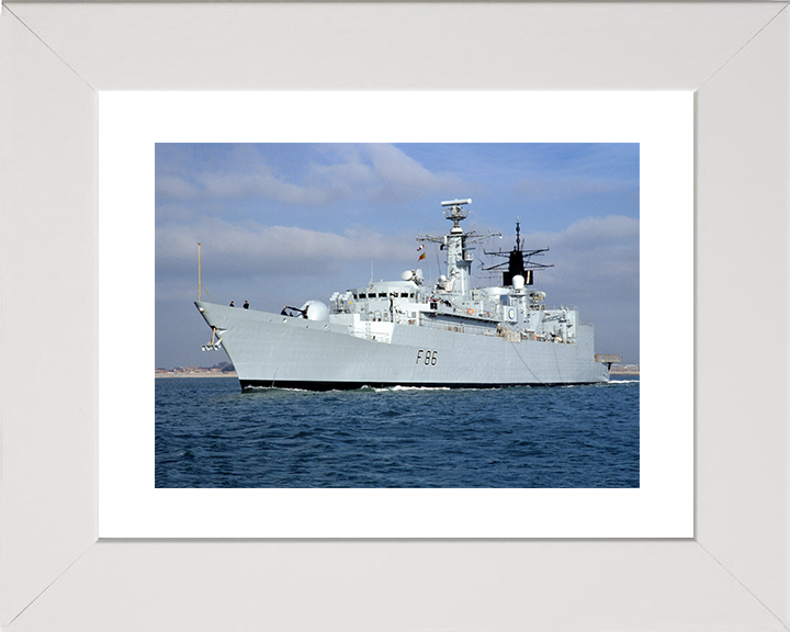 HMS Campbeltown (F86) Royal Navy Type 22 Frigate Low Port Side View Photo Print Naval Wall Art Decor Posters, Prints, & Visual Artwork Hampshire Prints 10 x 8 White Frame Yes