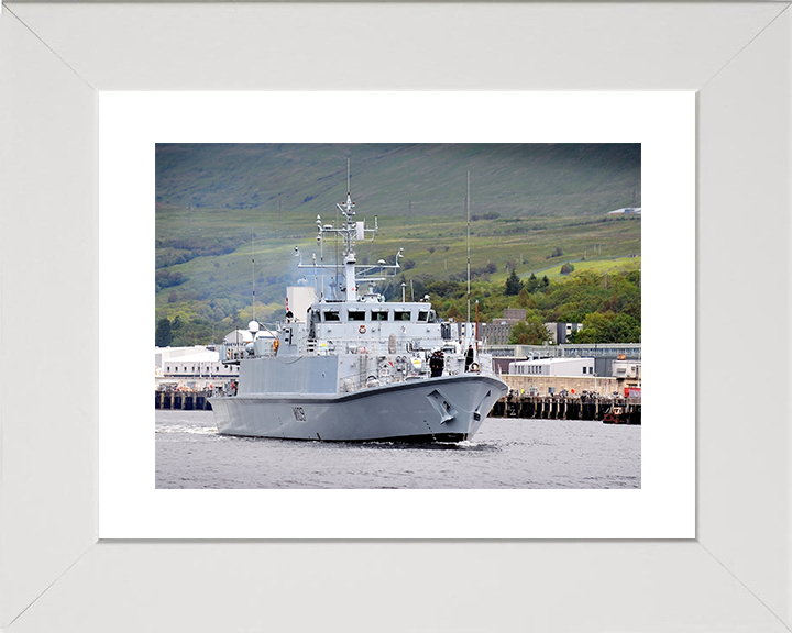 HMS Bangor (M109) Royal Navy Sandown Class Minehunter Leaving Harbour Photo Print Wall Art Decor Posters, Prints, & Visual Artwork Hampshire Prints 10 x 8 White Frame Yes