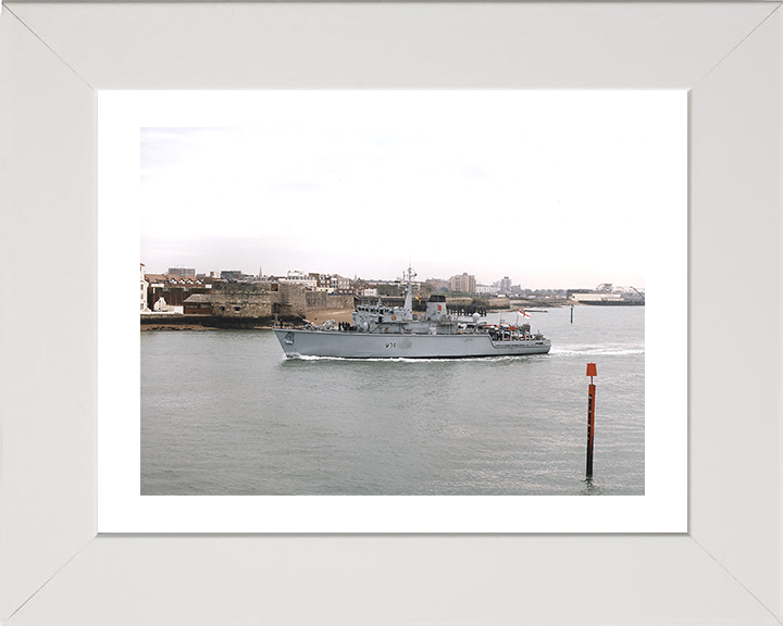 HMS Middleton (M34) Photo Print - Portsmouth 1997 - Royal Navy Hunt Class Mine Warfare Vessel Hampshire Prints 10 x 8 White Frame Yes