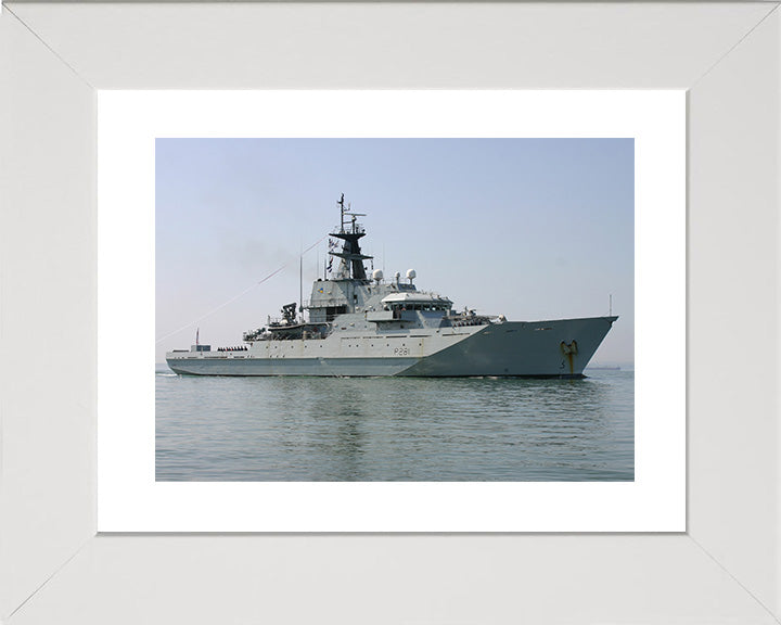 HMS Tyne P281 Royal Navy River class patrol vessel Photo Print or Framed Print - Hampshire Prints