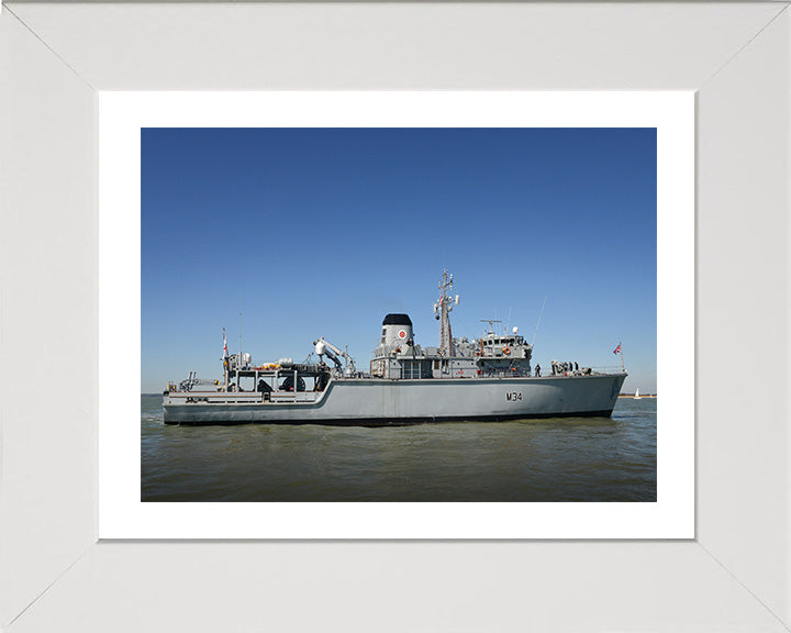 HMS Middleton M34 | Photo Print | Framed Print | Hunt Class | Mine Warfare Vessel | Royal Navy Hampshire Prints