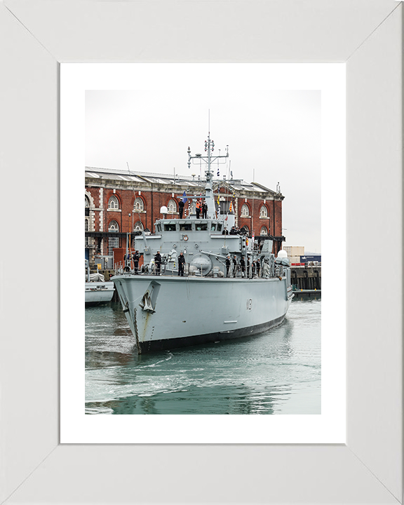 HMS Cattistock (M31) Photo Print - Portsmouth 2019 - Royal Navy Hunt Class MineHunter Posters, Prints, & Visual Artwork Hampshire Prints 10 x 8 White Frame Yes