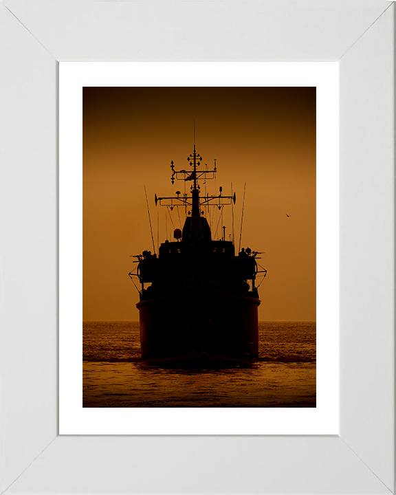 HMS Bangor (M109) Photo Print - Silhouette 2015 - Royal Navy Sandown Class Minehunter Posters, Prints, & Visual Artwork Hampshire Prints 10 x 8 White Frame Yes