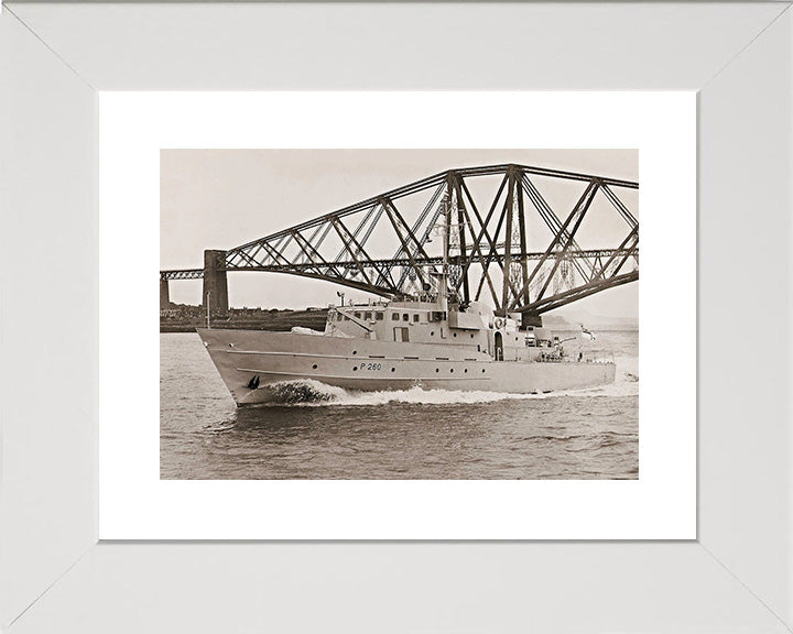 HMS Kingfisher P260 | Photo Print | Framed Print | Bird Class | Patrol Vessel | Royal Navy Hampshire Prints
