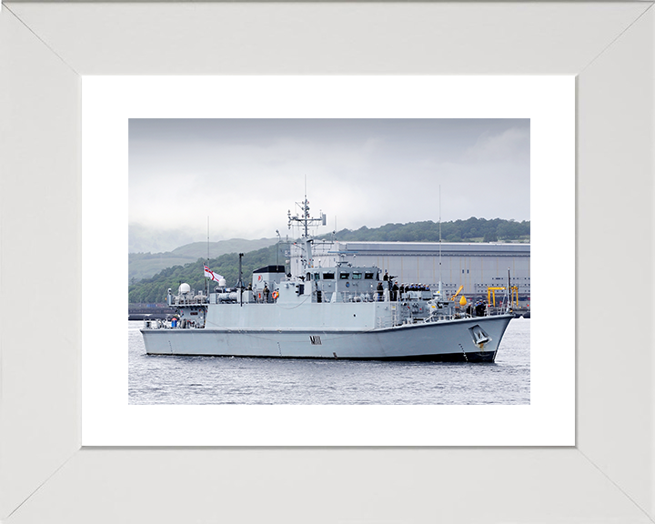HMS Blyth (M111) Royal Navy Sandown Class Minehunter Faslane 2012 Photo Print Wall Art Decor Posters, Prints, & Visual Artwork Hampshire Prints 10 x 8 White Frame Yes
