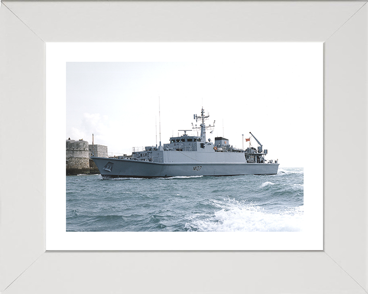 HMS Pembroke (M107) Photo Print - Entering Portsmouth 1997 - Royal Navy Sandown Class Minehunter