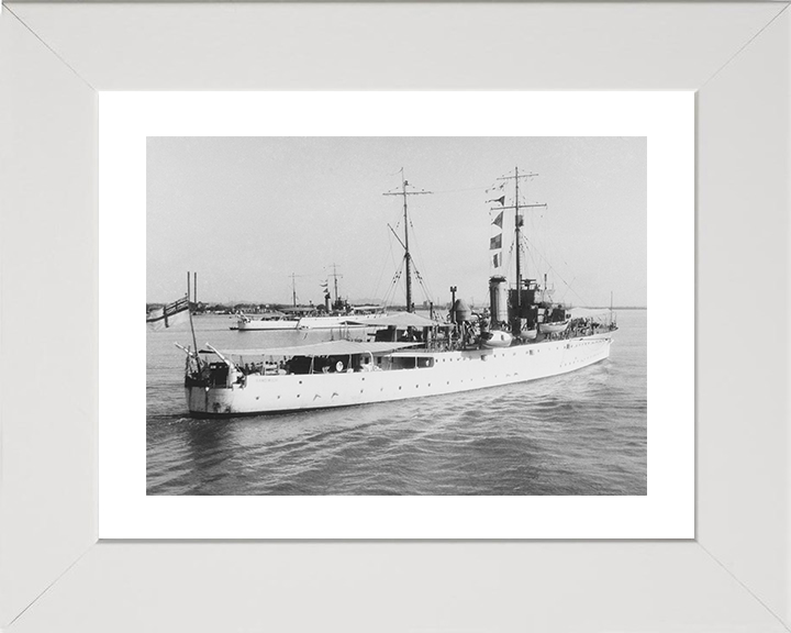 HMS Sandwich (L12) Photo Print - Leaving Port 1933 - Royal Navy Bridgewater Class Sloop Hampshire Prints 10 x 8 White Frame Yes
