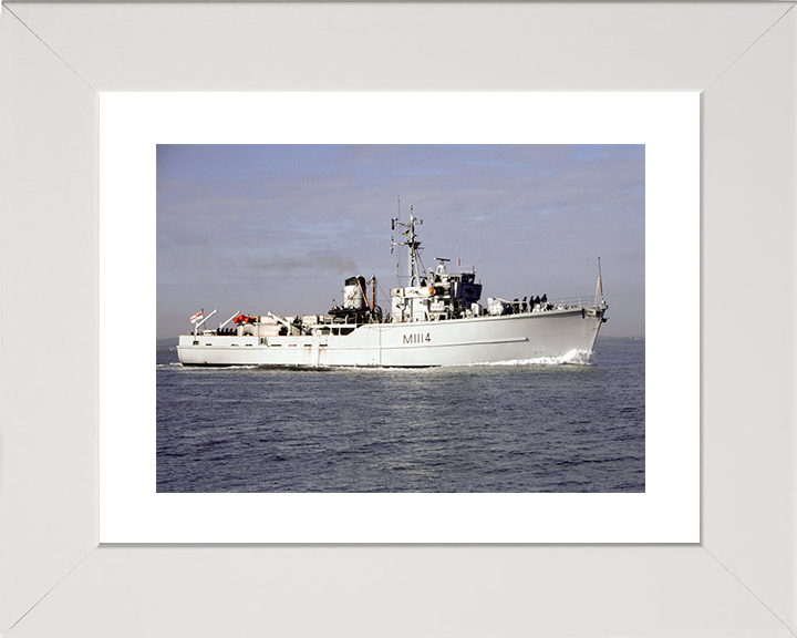 HMS Brinton (M1114) Royal Navy Ton Class Minesweeper Starboard View Photo Print Wall Art Decor Posters, Prints, & Visual Artwork Hampshire Prints 10 x 8 White Frame Yes