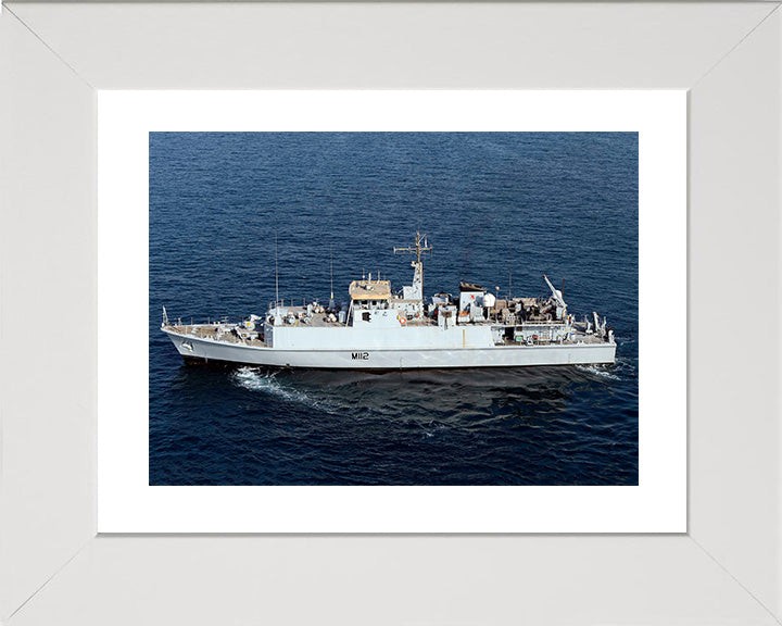 HMS Shoreham M112 | Photo Print | Framed Print | Sandown Class | Minehunter | Royal Navy Hampshire Prints