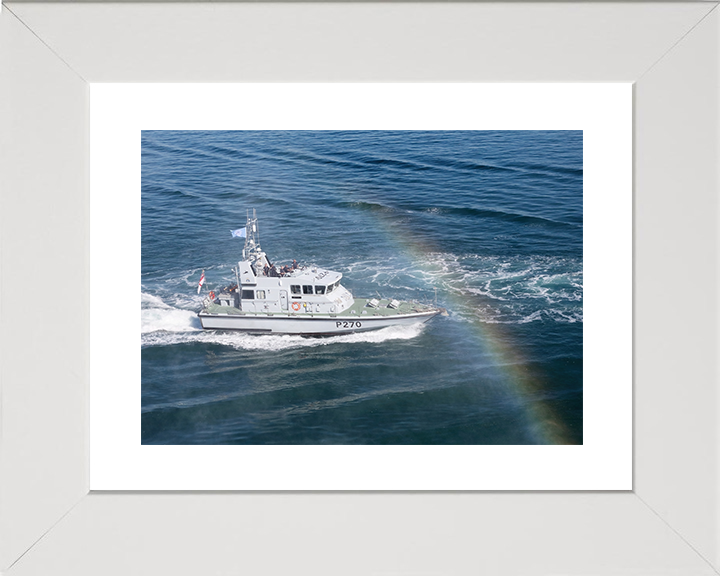 HMS Biter (P270) Royal Navy Archer Class P2000 Patrol Vessel Starboard View Photo Print Wall Art Decor Posters, Prints, & Visual Artwork Hampshire Prints 10 x 8 White Frame Yes