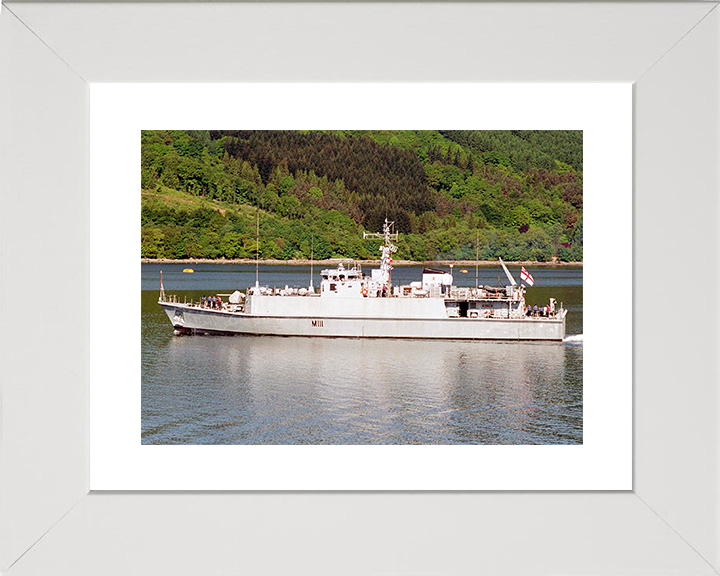 HMS Blyth (M111) Royal Navy Sandown Class Minehunter Leaving Harbour Photo Print Wall Art Decor Posters, Prints, & Visual Artwork Hampshire Prints 10 x 8 White Frame Yes