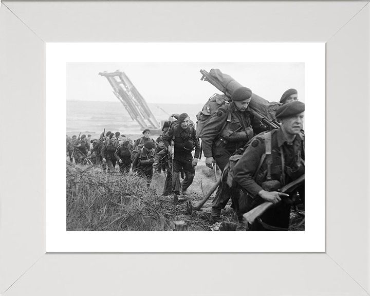Royal Marines Commandos at Sword Beach on D-Day 1944 Photo Print Hampshire Prints 10 x 8 White Frame Yes