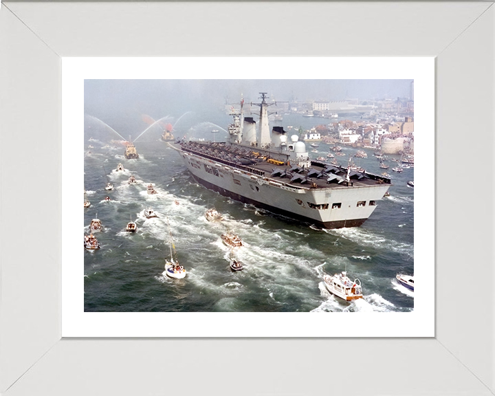 HMS Invincible R05 | Photo Print | Framed Print | Invincible Class | Aircraft Carrier | Royal Navy Hampshire Prints