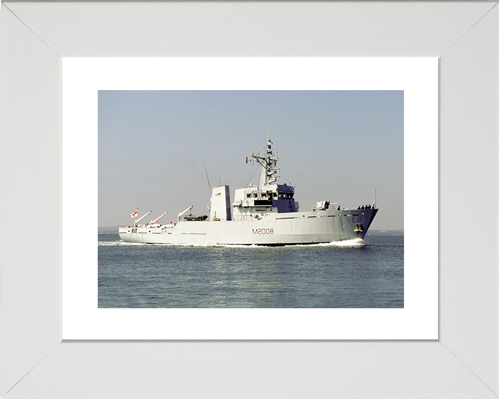 HMS Blackwater (M2008) Royal Navy River Class Minesweeper Starboard Beam Photo Print Wall Art Decor Posters, Prints, & Visual Artwork Hampshire Prints 10 x 8 White Frame Yes