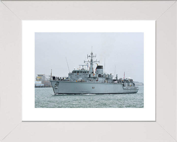 HMS Quorn M41 | Photo Print | Framed Print | Hunt Class | Mine Warfare Vessel | Royal Navy Hampshire Prints