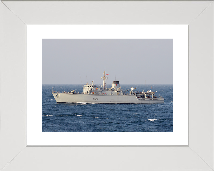 HMS Atherstone (M38) Royal Navy Hunt Class Mine Warfare Vessel Underway Photo Print Wall Art Decor Posters, Prints, & Visual Artwork Hampshire Prints 10 x 8 White Frame Yes