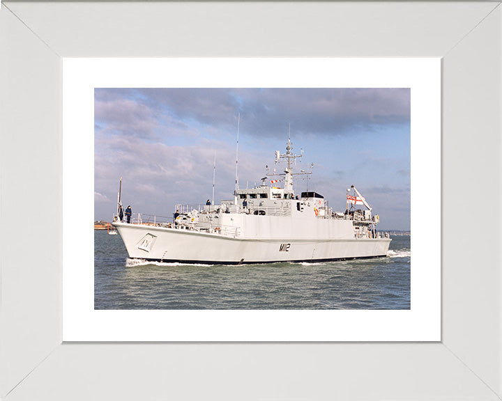 HMS Shoreham M112 | Photo Print | Framed Print | Sandown Class | Minehunter | Royal Navy Hampshire Prints