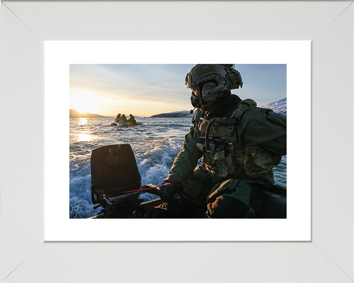 Royal Marine operates a Inflatable Raiding Craft Photo Print 30 Commando Wall Art Military Decor UK Posters, Prints, & Visual Artwork Hampshire Prints 10 x 8 White Frame Yes