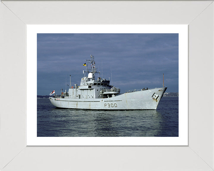 HMS Lindisfarne P300 Royal Navy Island class Patrol Vessel Photo Print or Framed Photo Print - Hampshire Prints