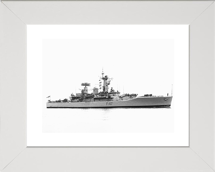 HMS Danae (F47) Royal Navy Leander Class Frigate Portsmouth 1983 Photo Print Wall Art Decor Posters, Prints, & Visual Artwork Hampshire Prints 10 x 8 White Frame Yes